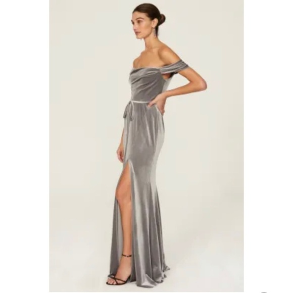 Marchesa Notte Avenida Gown size 6. - Picture 3 of 12